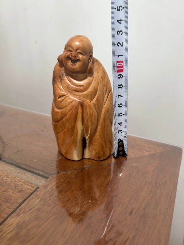 崖柏陈化料，弥勒