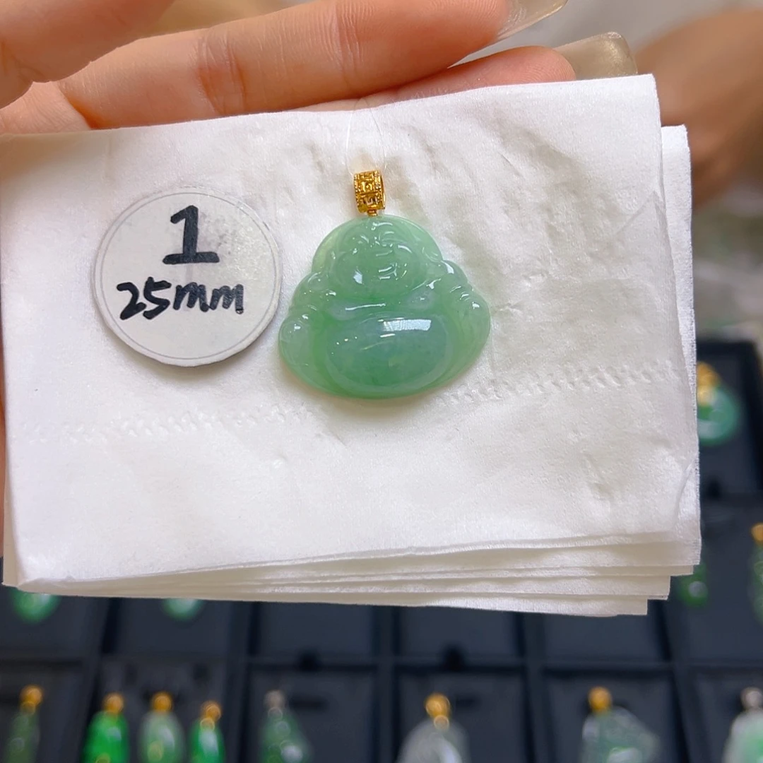 翡翠颈饰18K金镶嵌翡翠