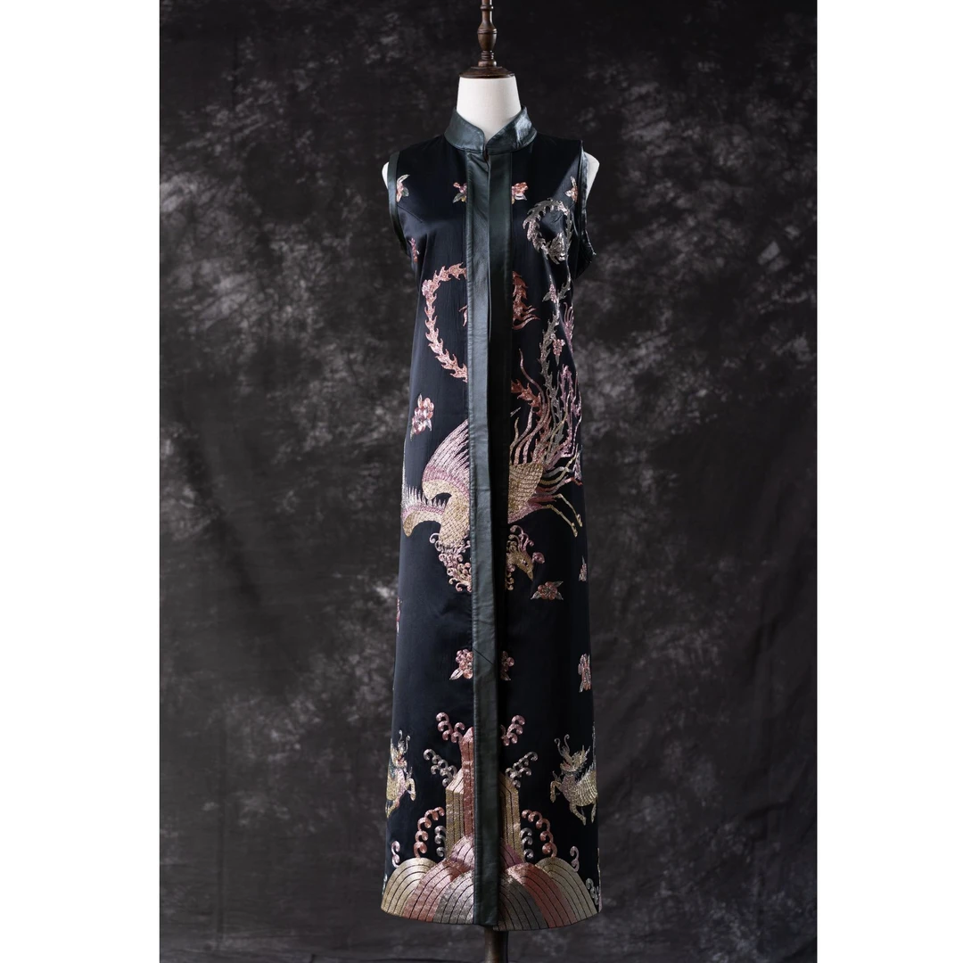 q06【墨羽凤绣】长款原创设计刺绣常规单排扣中国风秋冬印花古风