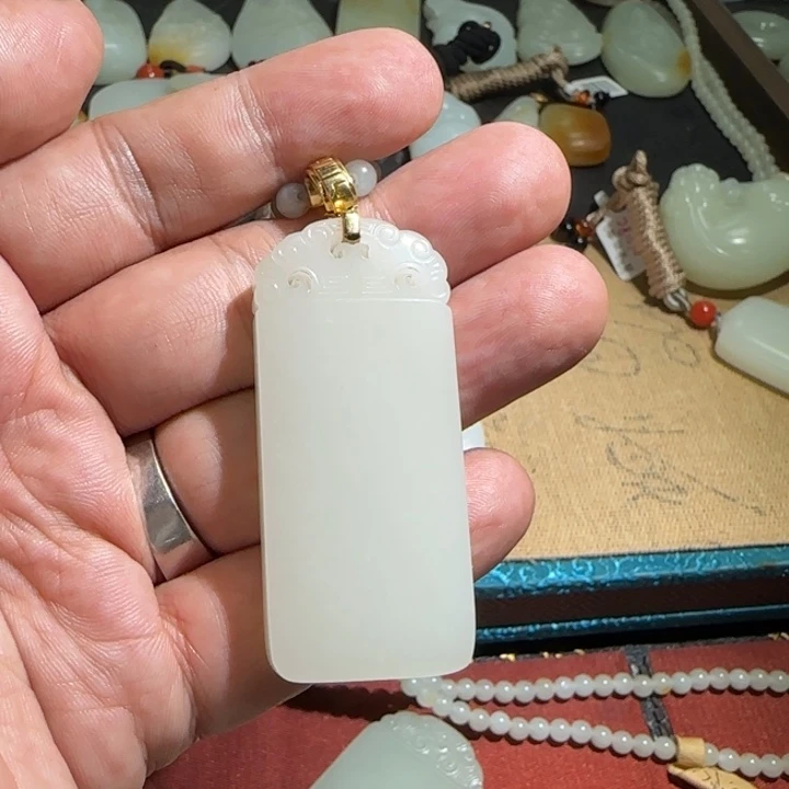 陕***司和田玉未镶嵌挂件