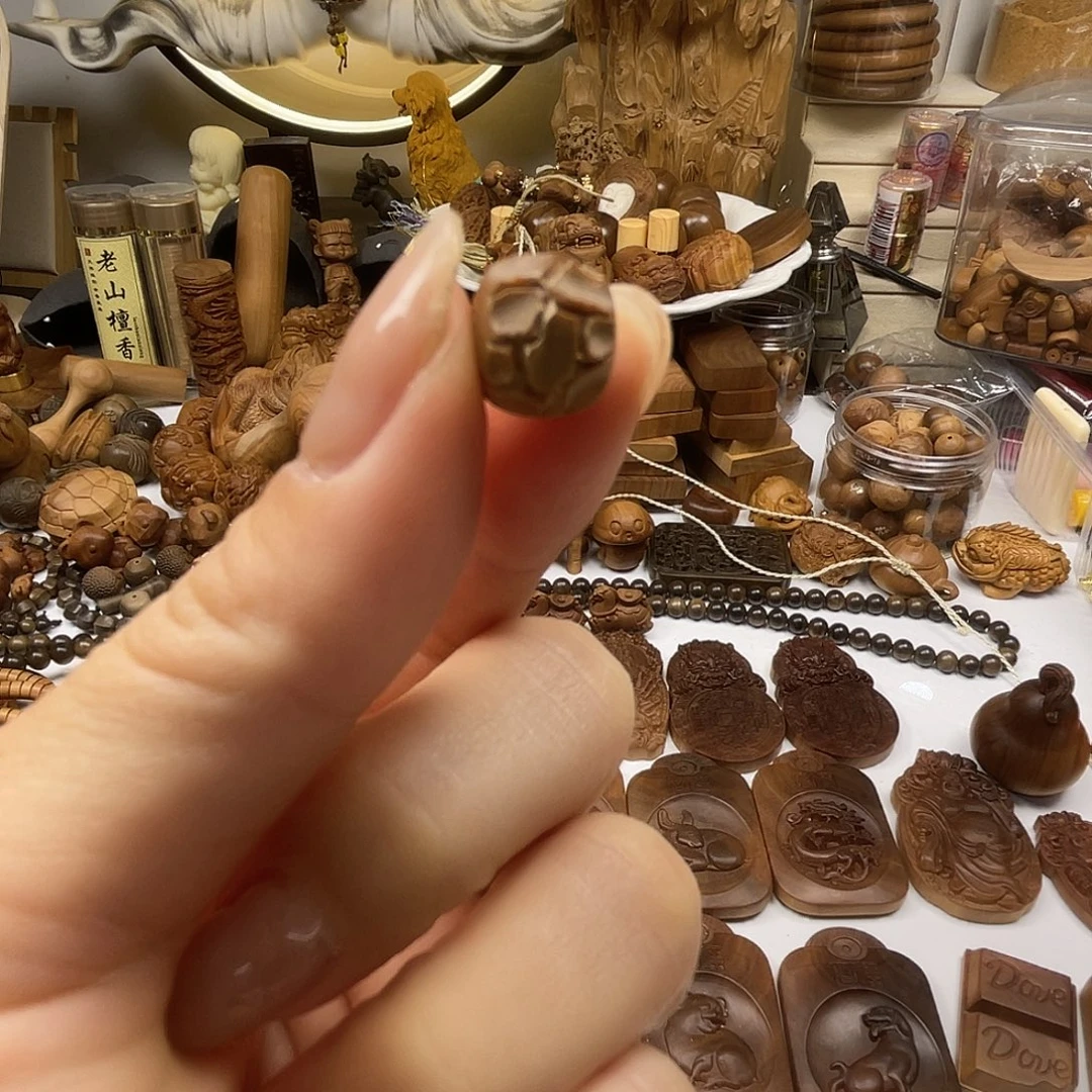 亦***予檀香木把件瑕疵珠老山檀香