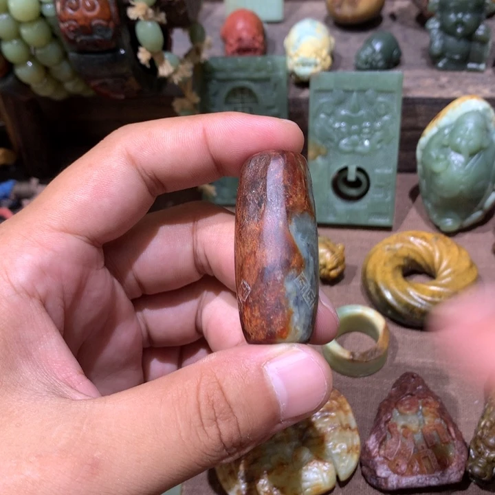 未镶嵌岫岩河磨玉（透闪石质玉）挂件