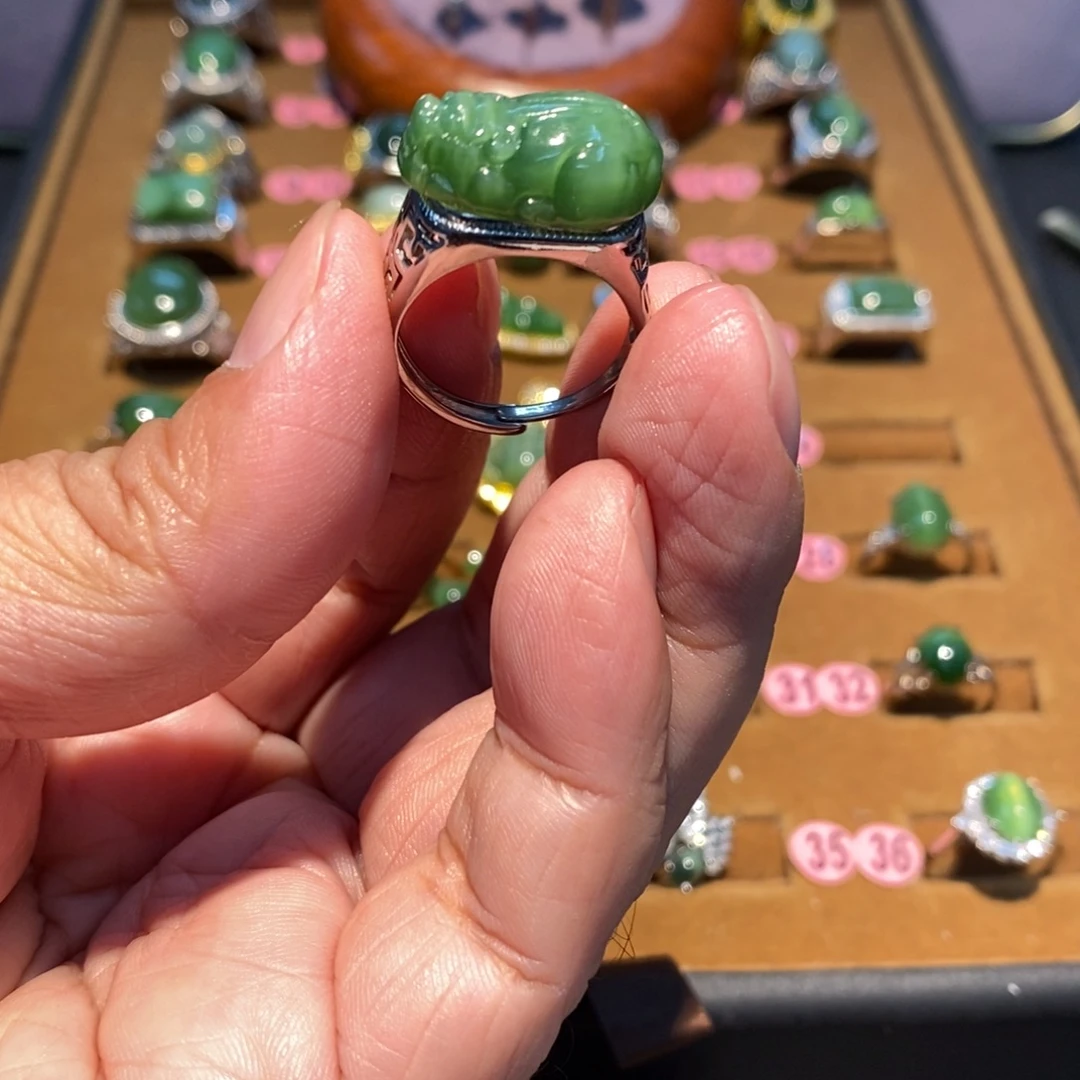 和田玉未镶嵌戒指