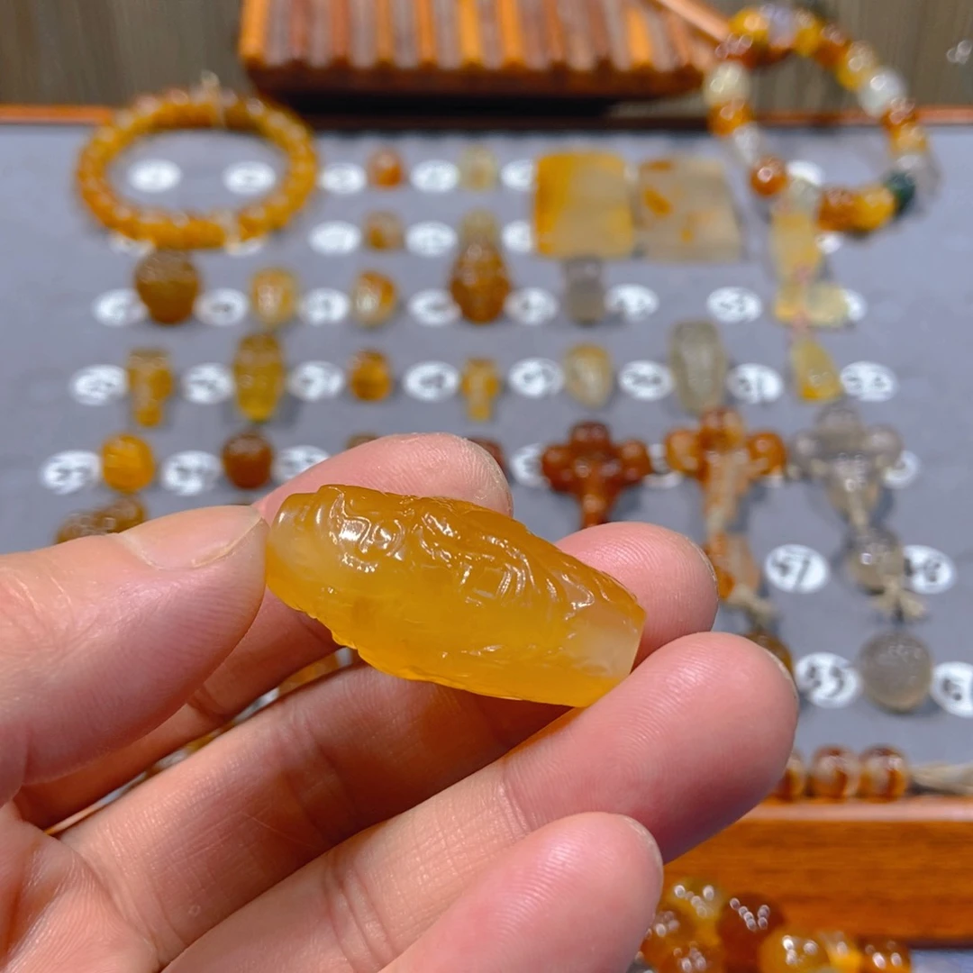 顾***烨玛瑙/玉髓颈饰合金勒子
