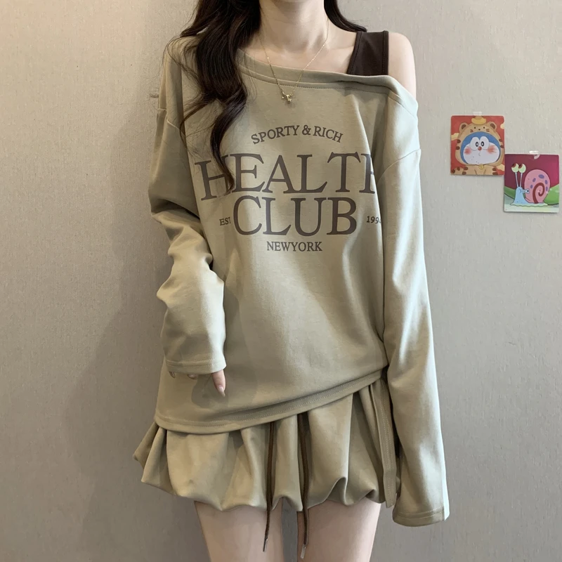 大码女装一字肩字母印花长袖卫衣外套女秋季高腰显瘦花苞短裙套装