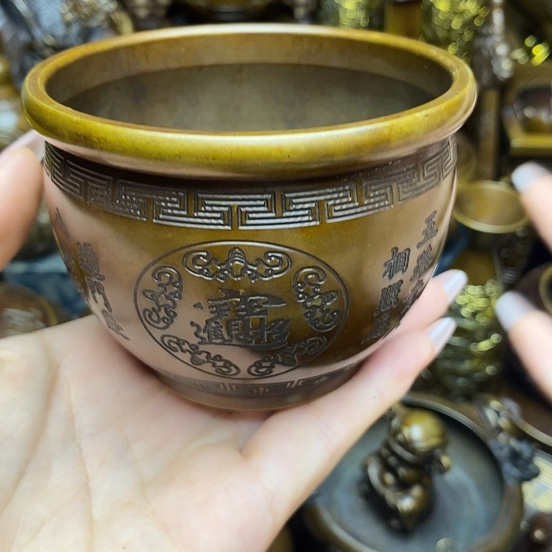 铜器摆件做工精良