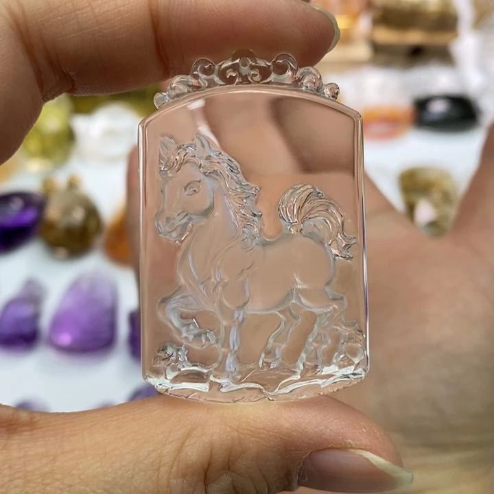 水晶颈饰未镶嵌淡**利定制