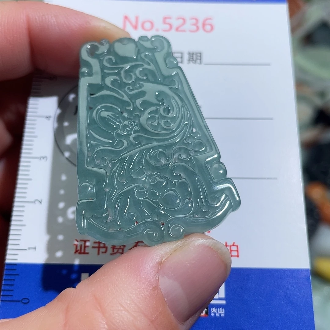 翡翠未镶嵌摆件5236