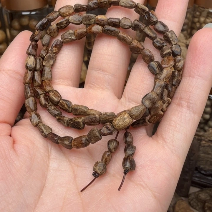 沉香沉香碎屑J***I达拉干沉水随型7克