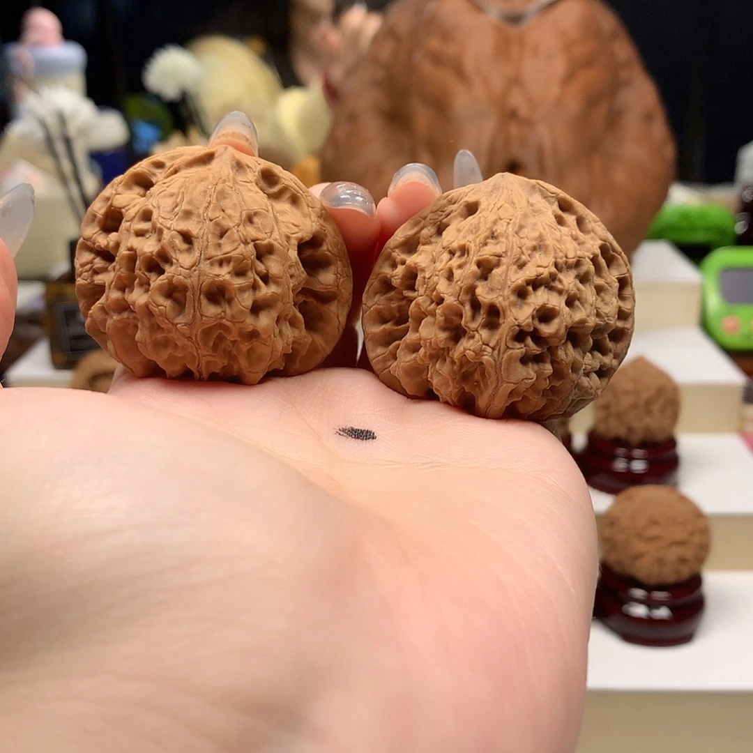 桃核把件46尺虎头王