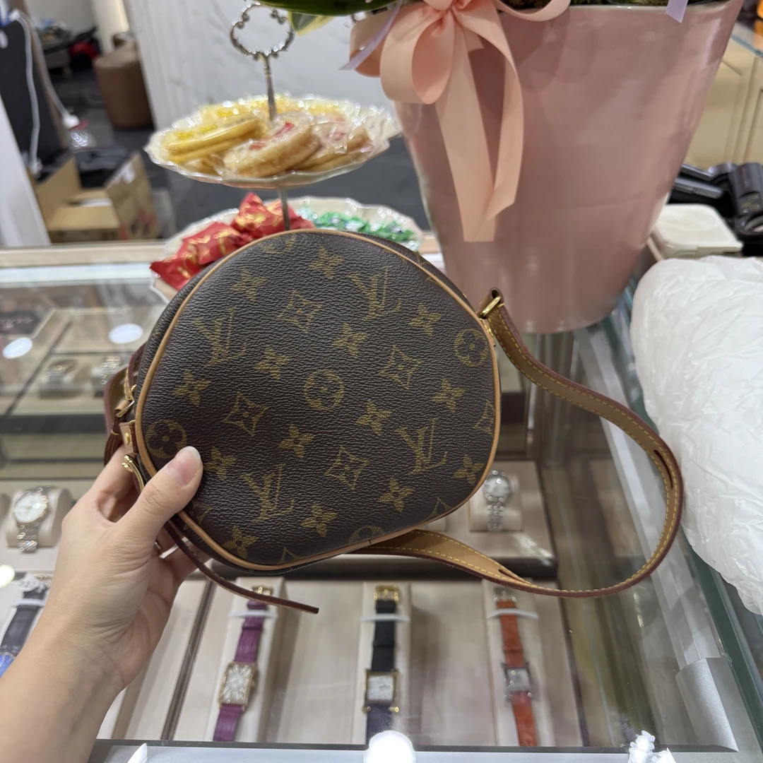95新 LouisVuitton/路易威登 XSY/老花小号软圆饼斜挎包圆饼包