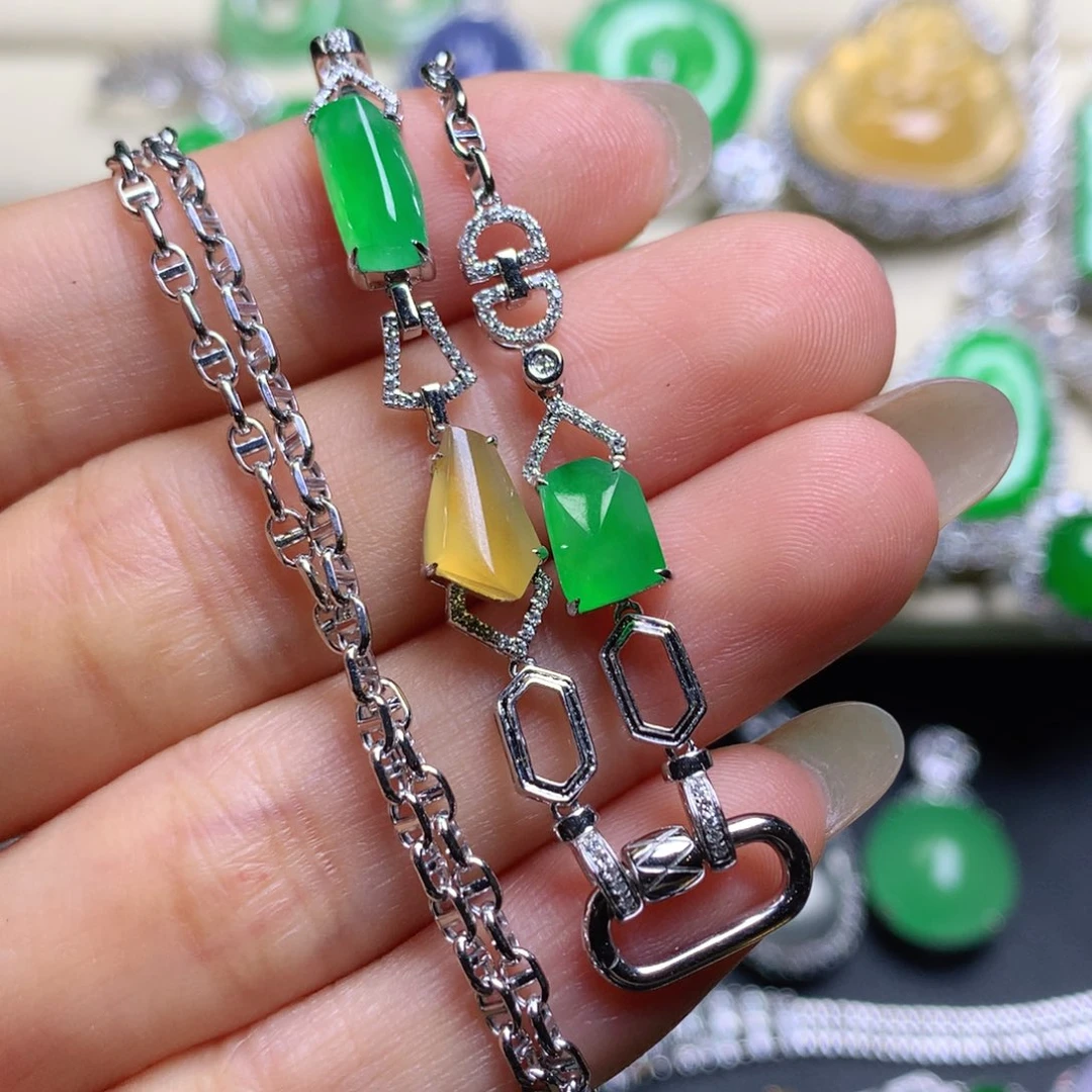 颈饰18K金镶嵌翡翠翡翠