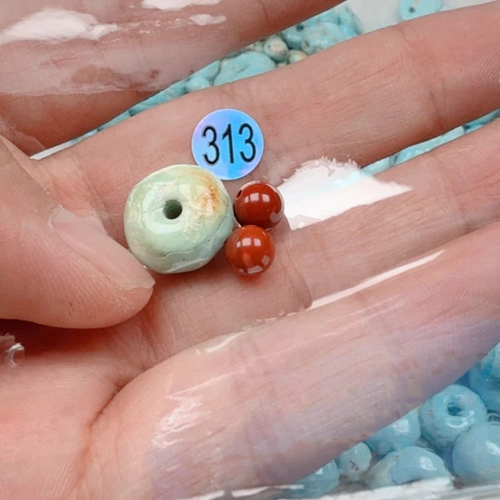南红玛瑙未镶嵌珠宝奇石