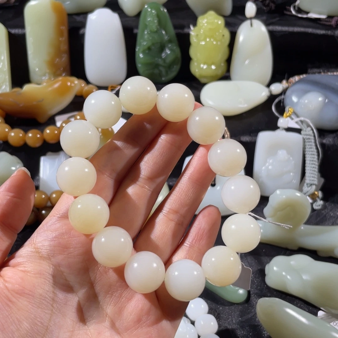 和田玉未镶嵌颈饰手串