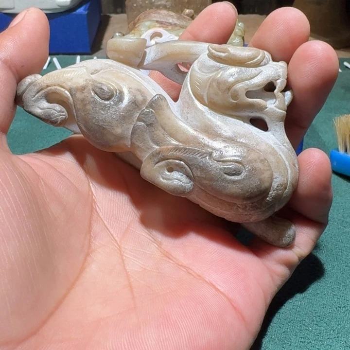 和田玉（糖玉）颈饰未镶嵌狮**奇