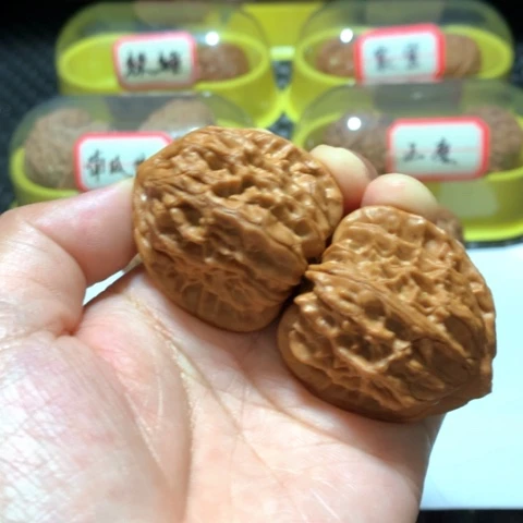 文玩核桃吊坠小***瓶野生