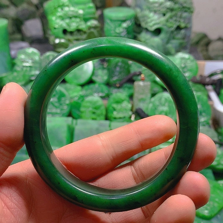 思***思和田玉（碧玉）未镶嵌珠宝半成品