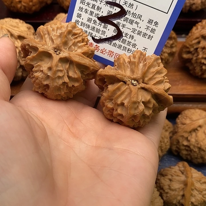 时***转桃核吊坠苹果园狮子头40