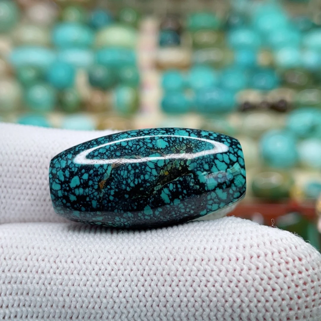 未镶嵌绿松石颈饰