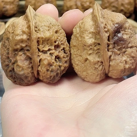 文玩核桃把件镇妖塔带彩42