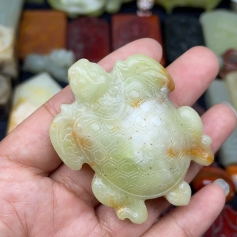 蛇纹石玉未镶嵌颈饰132