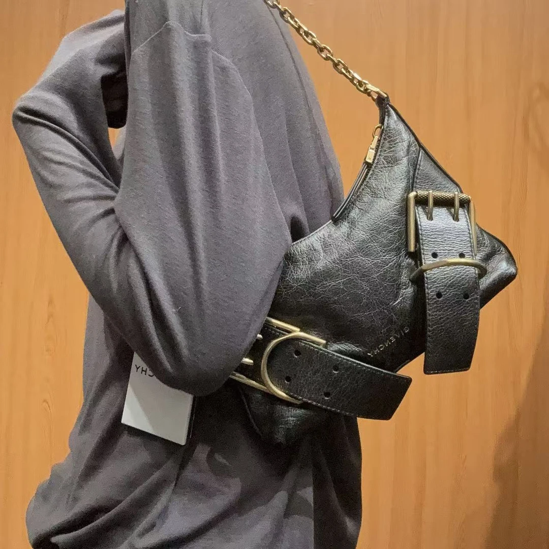 95新 Givenchy/纪梵希 【福利】【蕾】 80 0947 黑色斜挎包