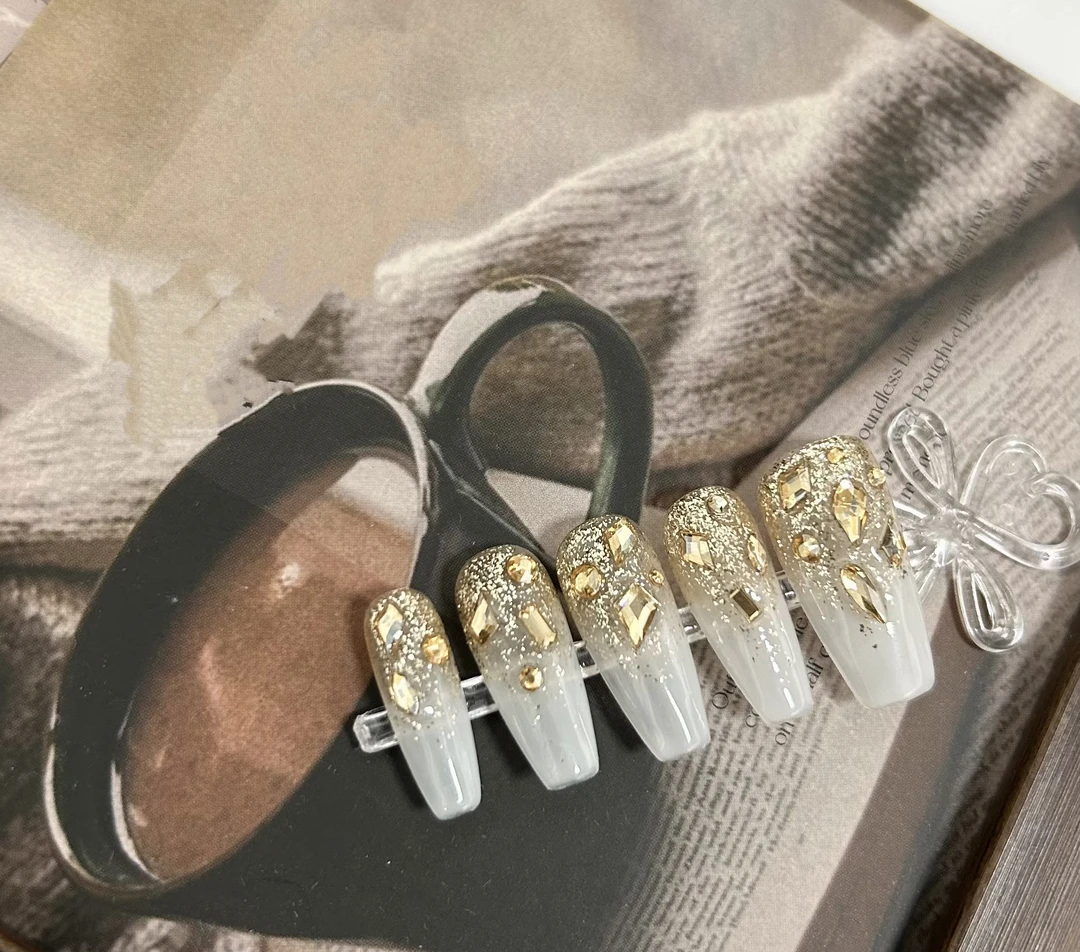 御姐 新年美甲纯手工穿戴甲人间小宝穿戴美甲金色美甲