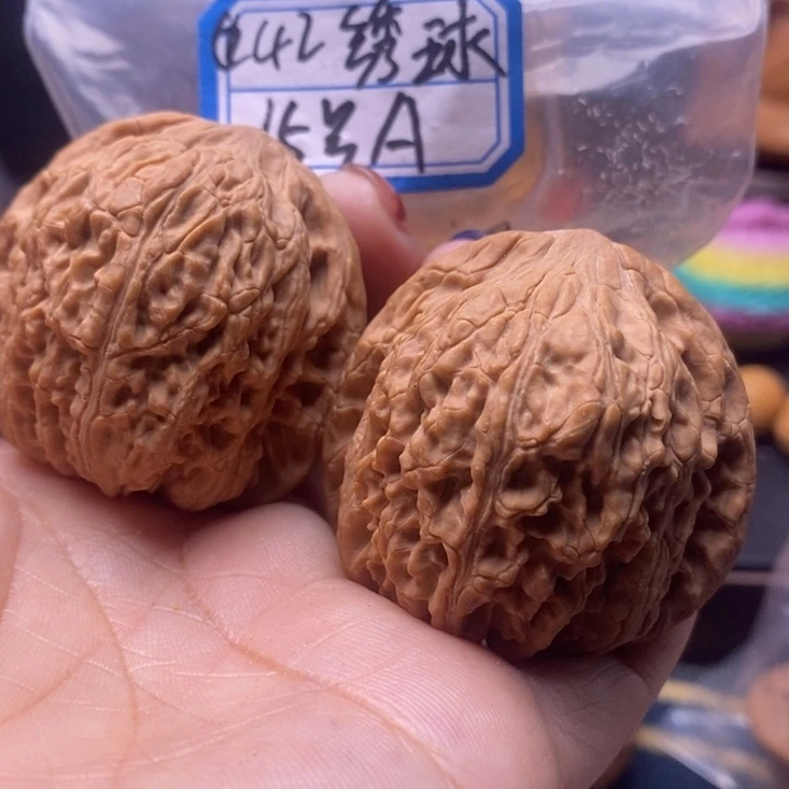 吊坠文玩核桃绣球