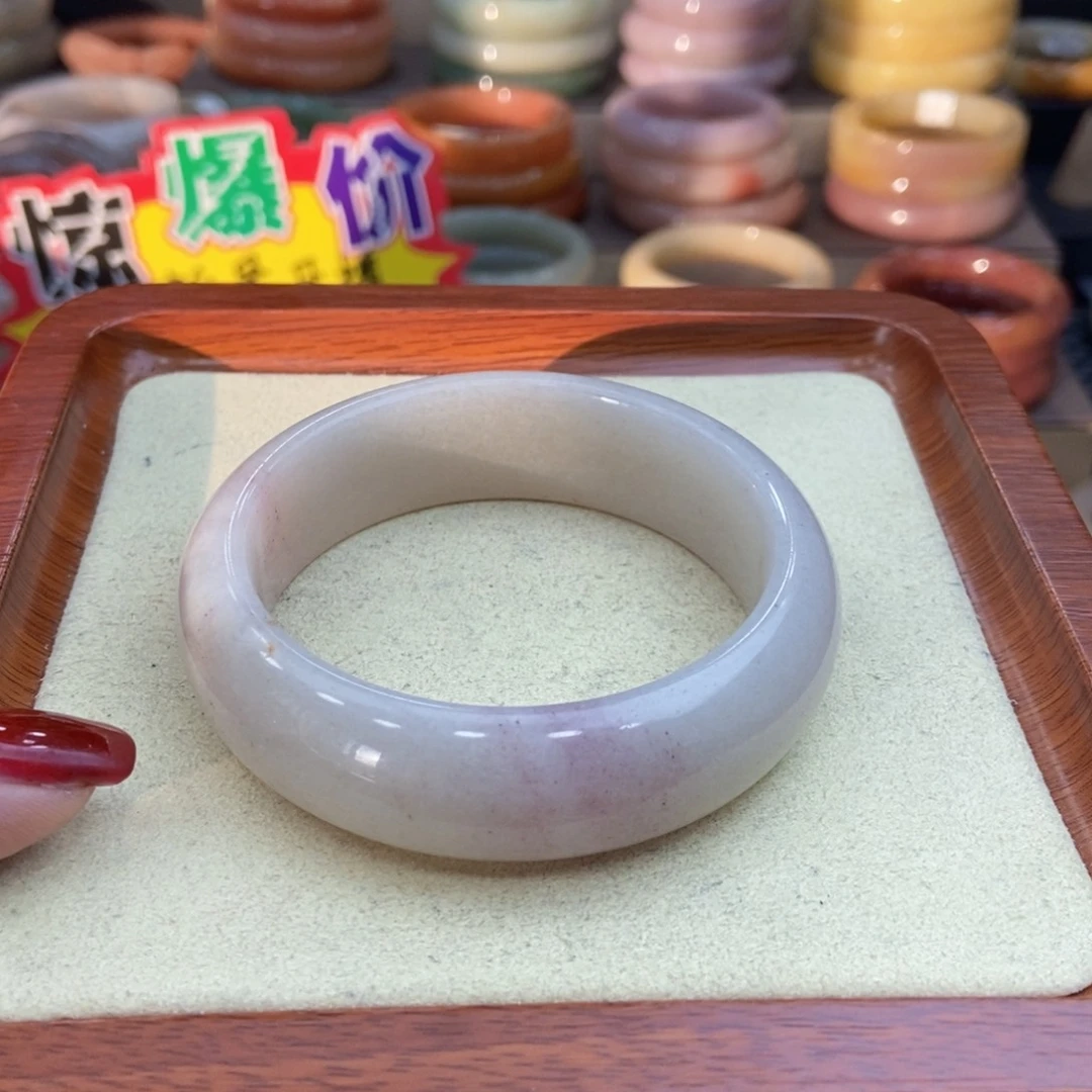 石英质玉手镯未镶嵌