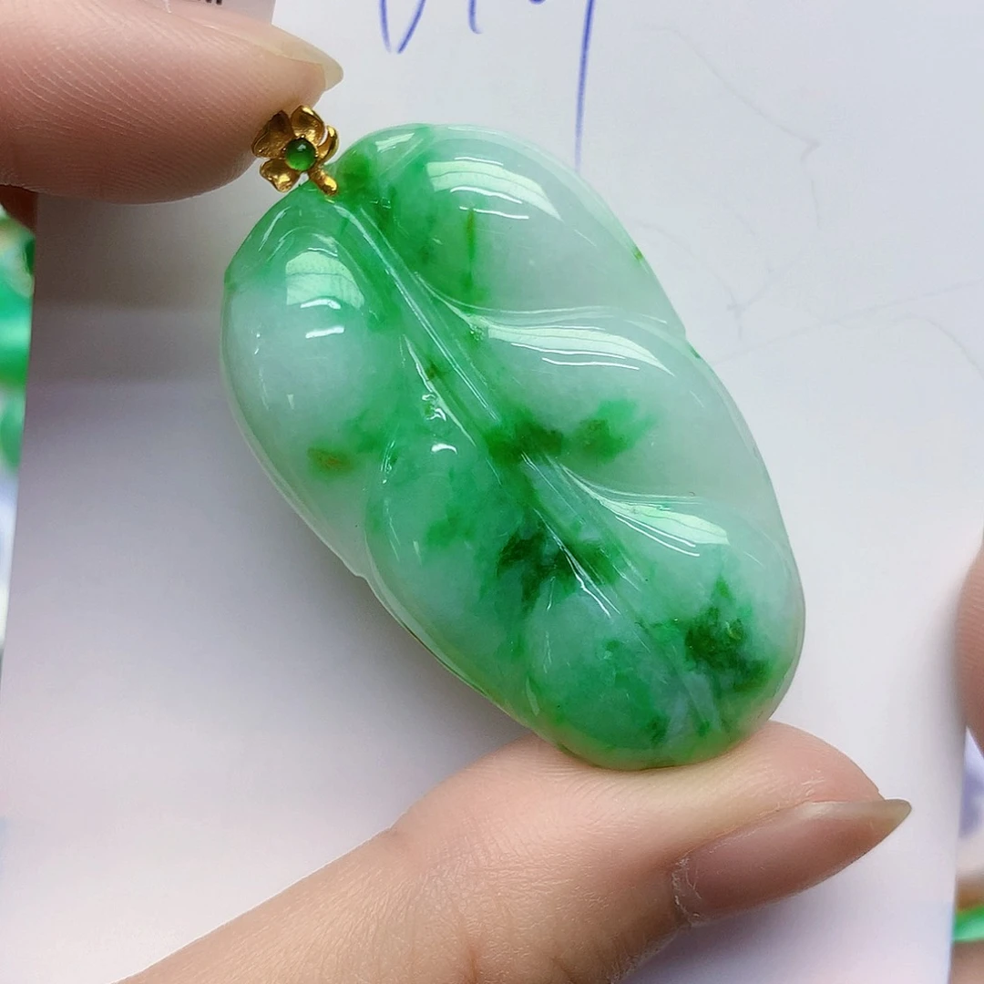 翡翠18K金镶嵌颈饰0000000000