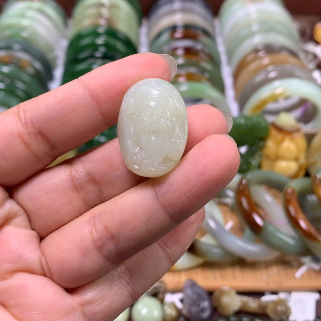 幸***！和田玉未镶嵌颈饰