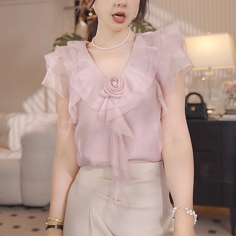 法式设计感粉色V领衬衫女士2025夏季新款洋气减龄显瘦荷叶边上衣