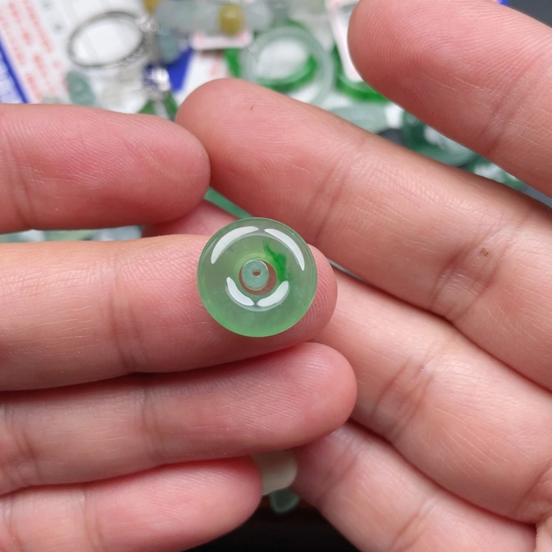 翡翠颈饰未镶嵌x***u缅甸翡翠