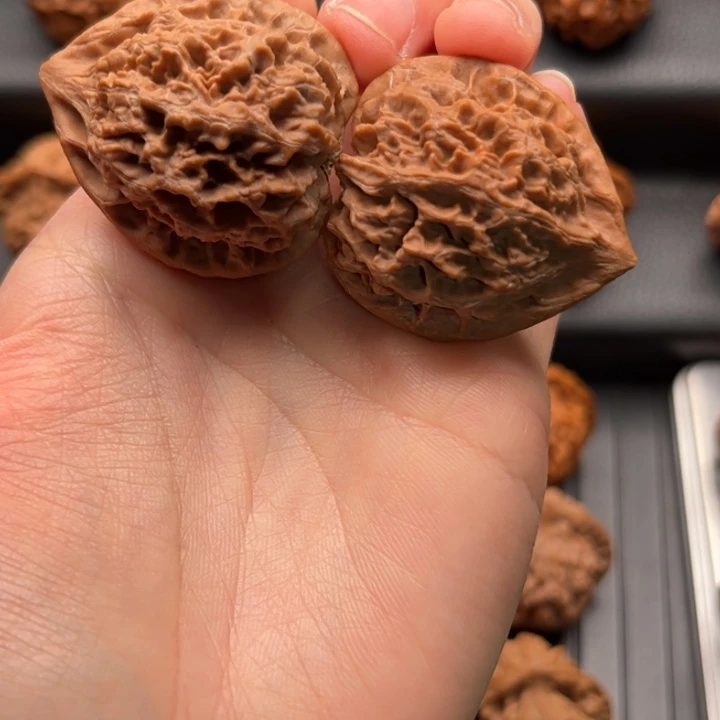 文玩核桃吊坠野生无名