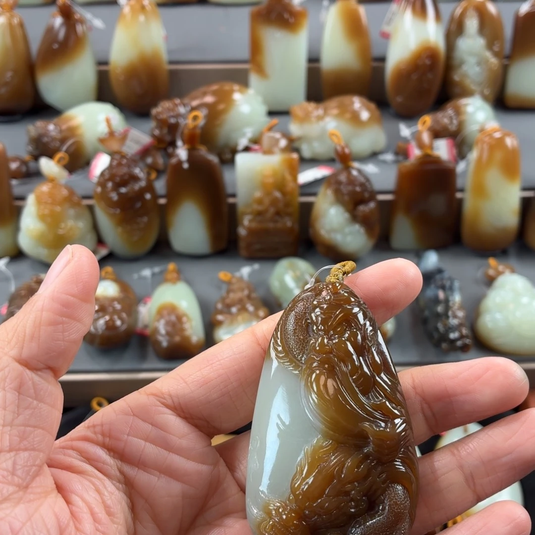 和田玉未镶嵌颈饰