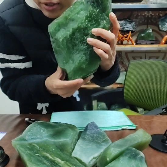 ****y蛇纹石玉未镶嵌原石