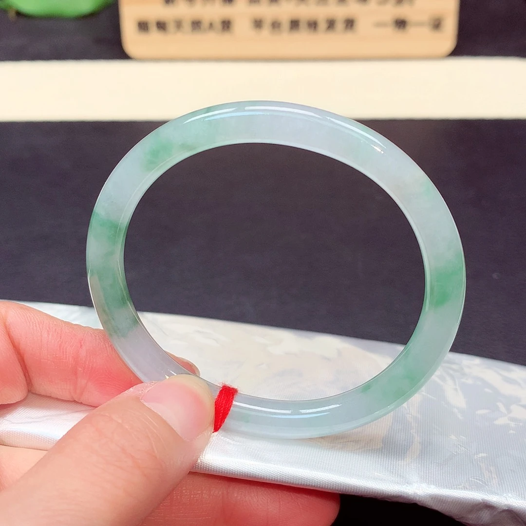 翡翠手镯未镶嵌525号