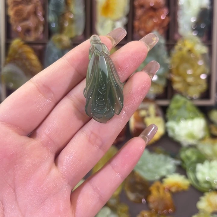 未镶嵌蛇纹石玉颈饰