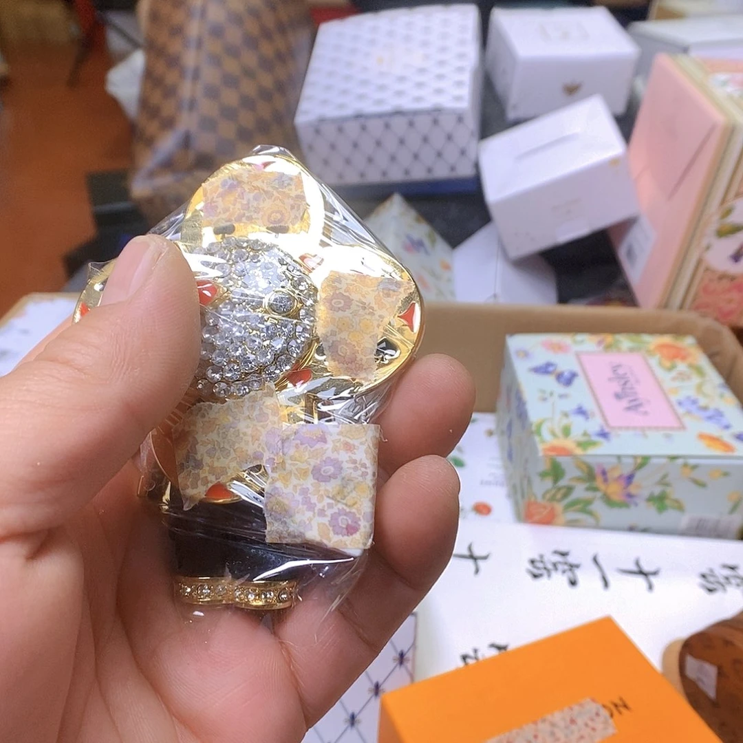 瓷片彤****a开播时间每周五