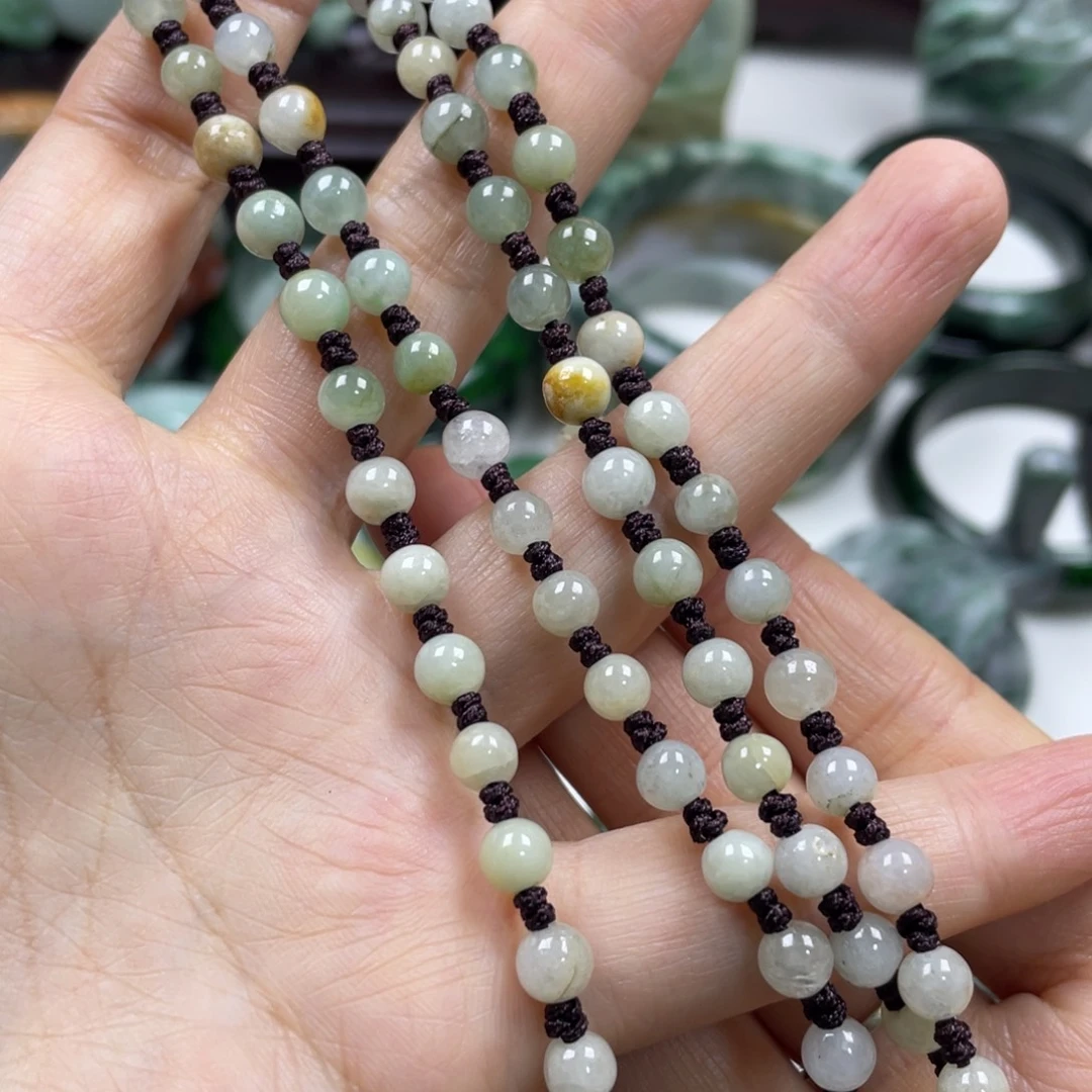 翡翠未镶嵌颈饰牌子