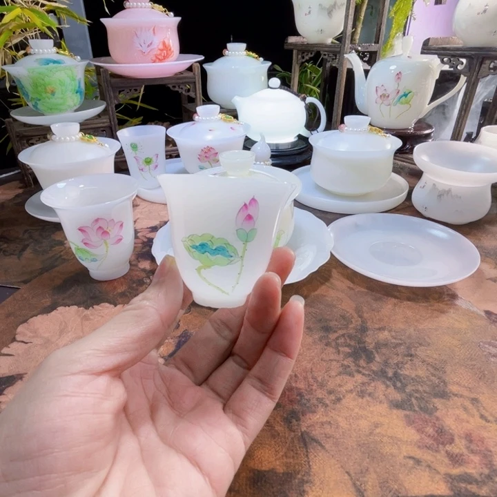 冰晶璞玉手绘荷韵花口杯