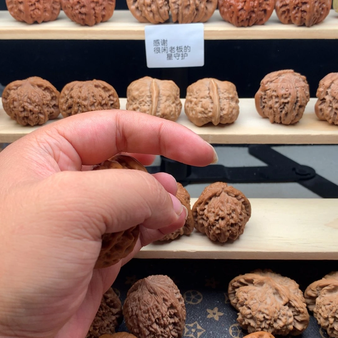 你***闲文玩核桃把件大龙