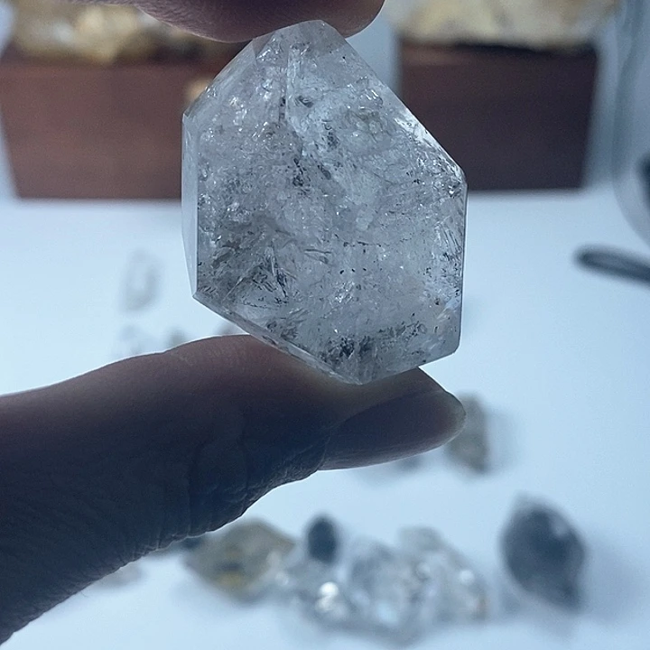 水晶颈饰未镶嵌潆*_爆闪水胆