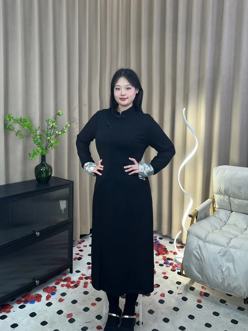 春秋新款新中式复古盘扣连衣裙高级感国风气质立领显瘦长裙022