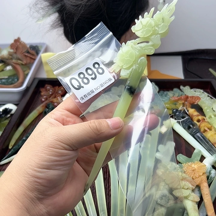 蛇纹石玉发饰合金霞*