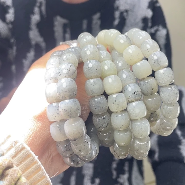 和田玉未镶嵌把件拍一发一