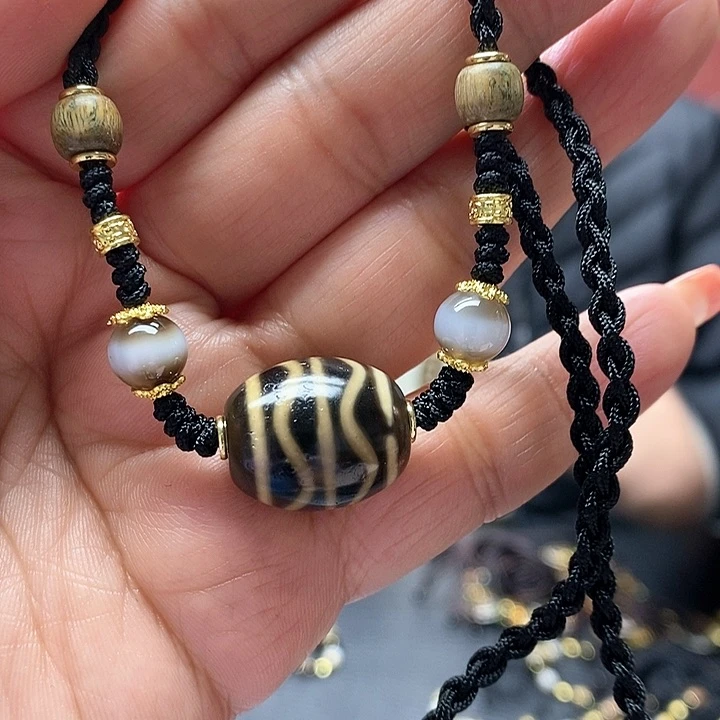玛瑙/玉髓颈饰合金