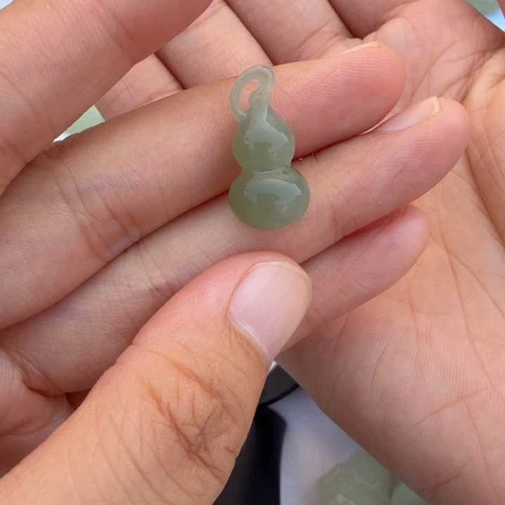 和田玉未镶嵌颈饰丽