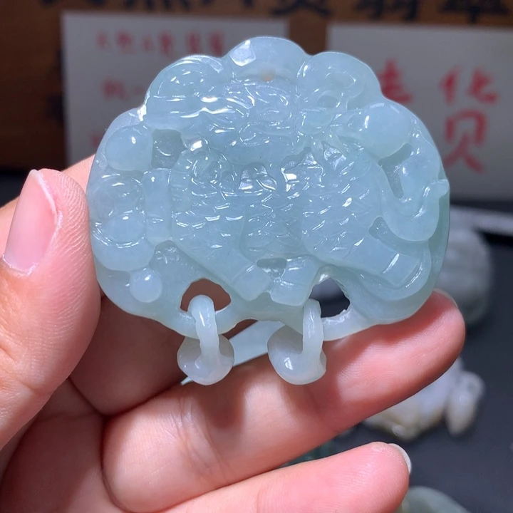 翡翠未镶嵌颈饰保真天然A货翡翠