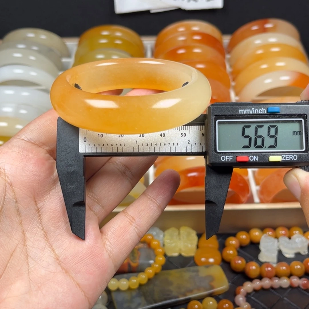 石英质玉（黄龙玉）未镶嵌手镯